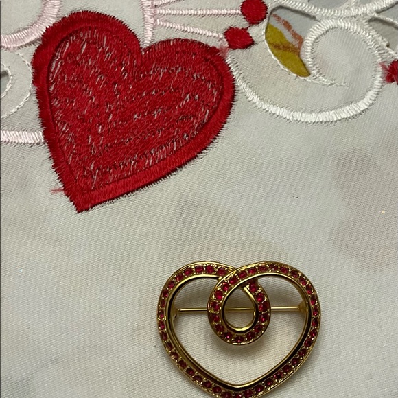 Valentine Crystal Napier Heart Brooch/Pin - Picture 3 of 3
